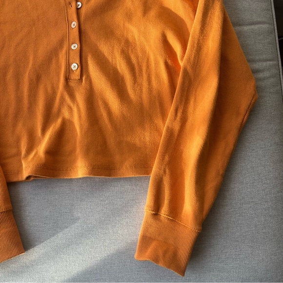 ARITZIA | Wilfred Free Mavis T-Shirt in Harvest Gold Yellow XS - Picture 8 of 15